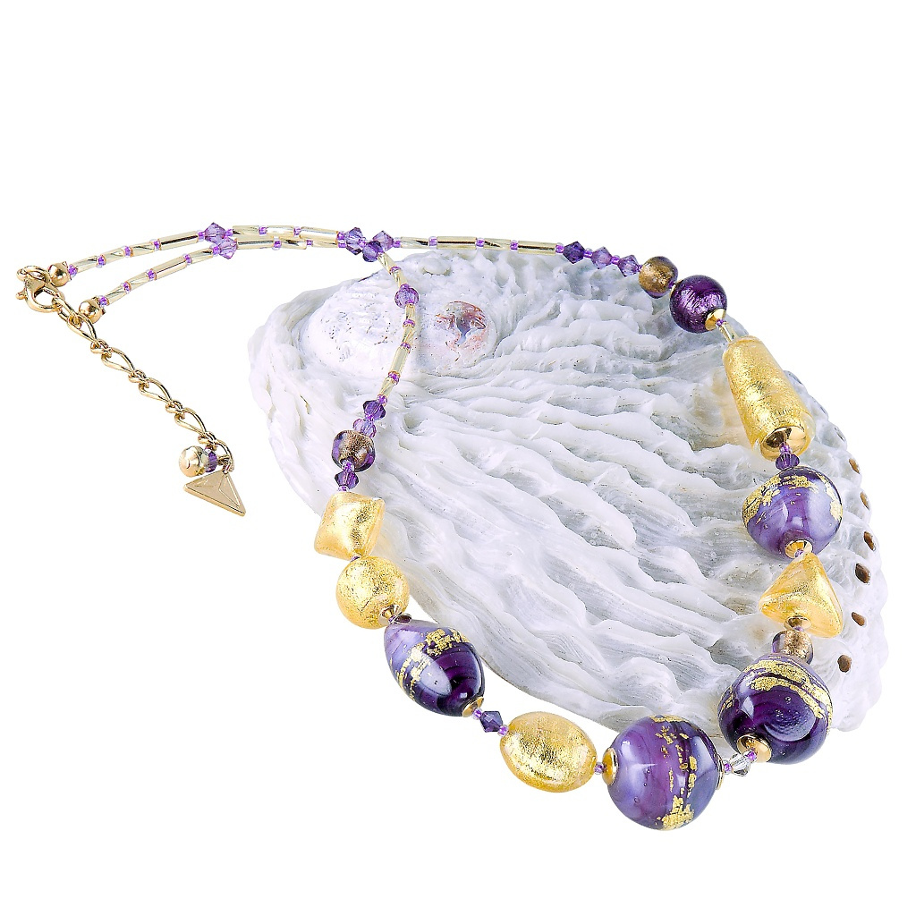 Lampglas Unikátní náhrdelník Violet Shine s 24karátovým zlatem v perlách Lampglas NRO11