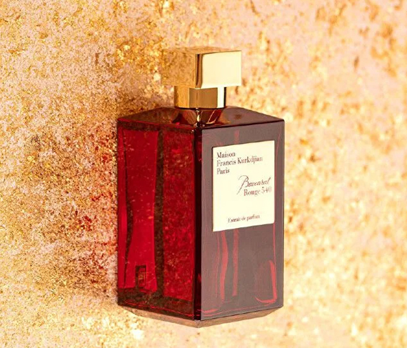 Zdobný flakonek niche parfému Maison Francis Kurkdjian