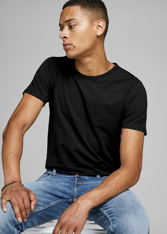 Mann im T-Shirt Jack & Jones