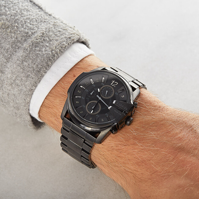 Master Chief Chronograph DZ4180