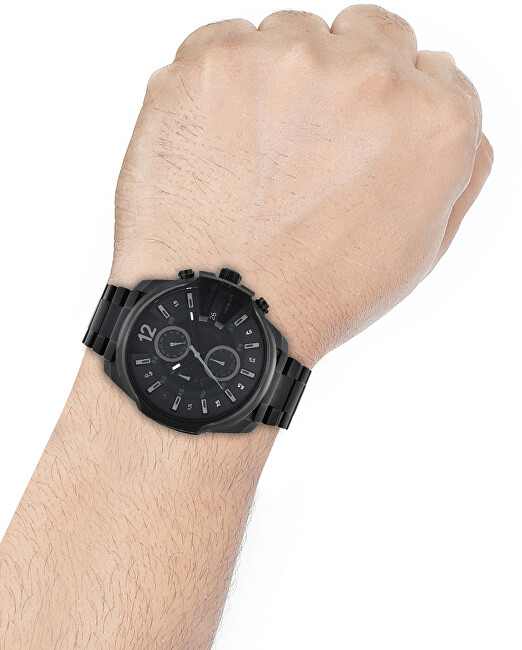 Master Chief Chronograph DZ4180