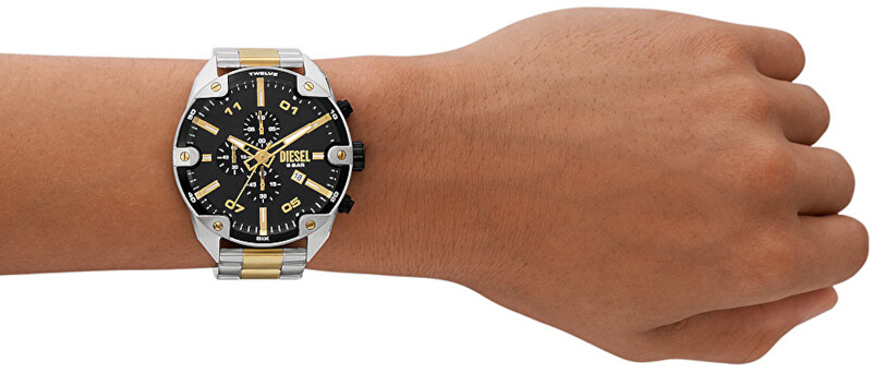 Spiked Chronograph DZ4627