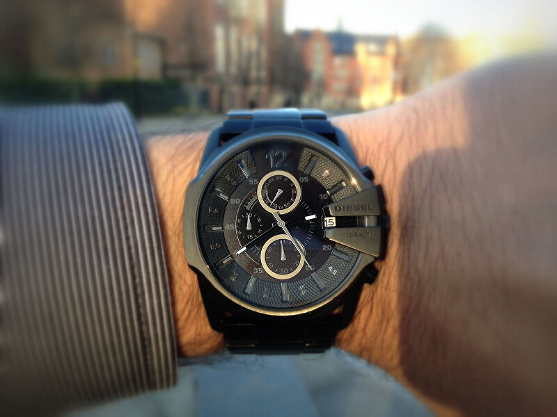 Master Chief Chronograph DZ4180