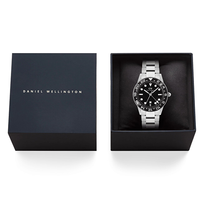 Iconic GMT 40 Link Black Ceramic Bezel S DW00100919