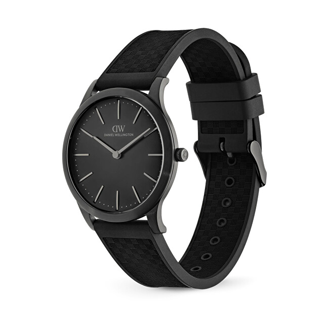 Daniel Wellington Pathfinder 39 Black-Rubber Black DW00100981