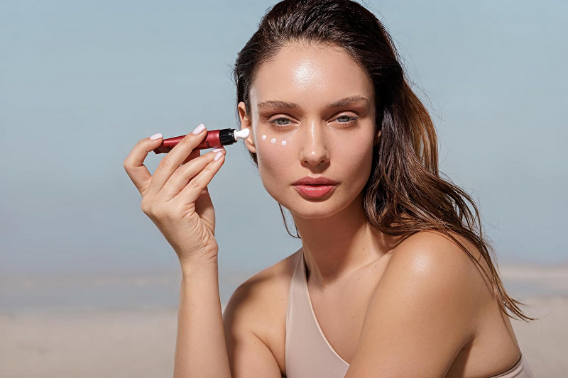 Oční krém na hluboké vrásky AOS (Smoothing Eye Cream) 15 ml
