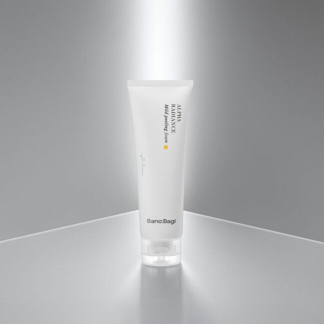 Čisticí pleťová pěna pro citlivou a aknózní pleť Alpha Radiance (Mild Peeling Foam) 120 ml