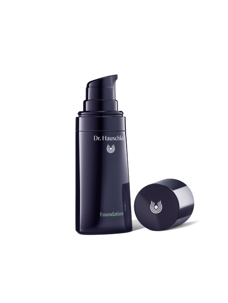 Dr. Hauschka Vyživující make-up s minerálními pigmenty (Foundation) 30 ml 04 Hazelnut