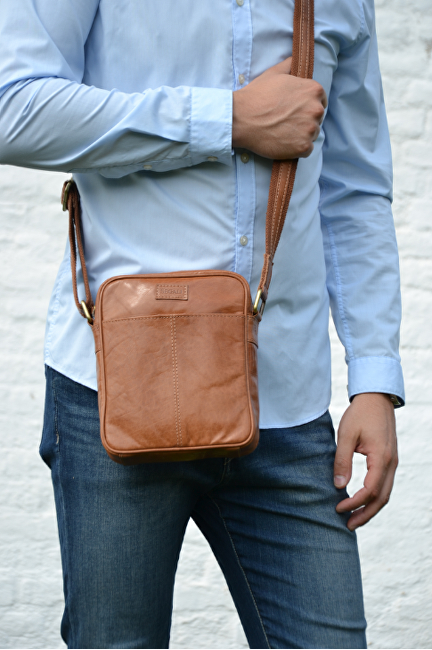 SEGALI Pánská kožená crossbody taška 7018 Brown