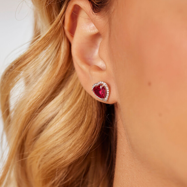 Brosway Stříbrné srdíčkové náušnice Fancy Passion Ruby FPR142