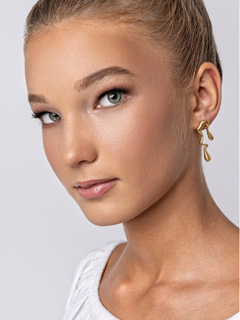 Marc Malone Asymetrické pozlacené náušnice Averie Gold Earrings MCE24018G