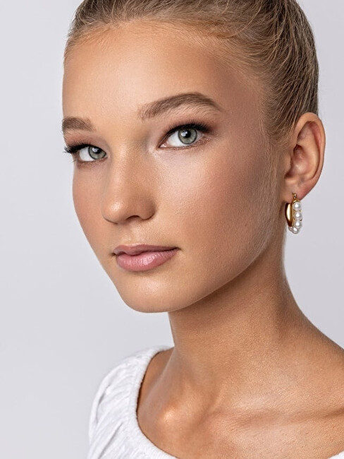 Marc Malone Půvabné perlové náušnice Angel White Earrings MCE24023G