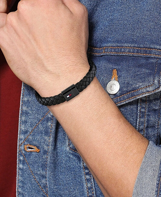 Tommy Hilfiger Černý kožený náramek s ocelovým zapínáním 2790331