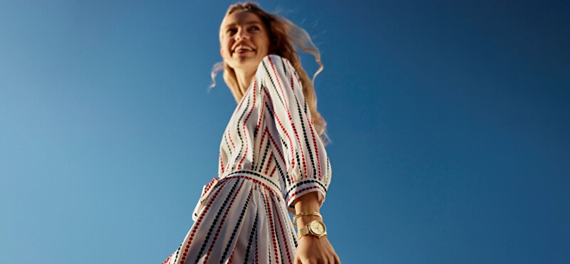 Tommy Hilfiger Luxusní pevný náramek s krystaly 2780610