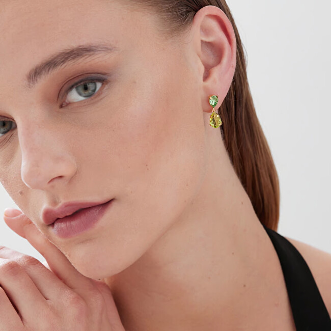 Victoria Cruz Elegantní visací náušnice se zelenými krystaly Glory A4905-14DT