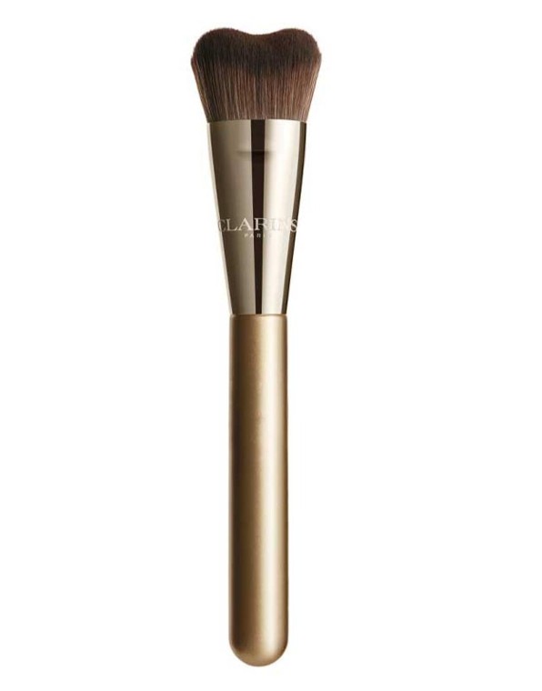 Clarins GUA SHA INSPIRED FOUNDATION BRUSH první štětec Clarins inspirovaný technikou Gua Sha