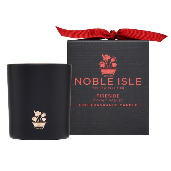 Noble Isle Vonná svíčka Fireside 200 g