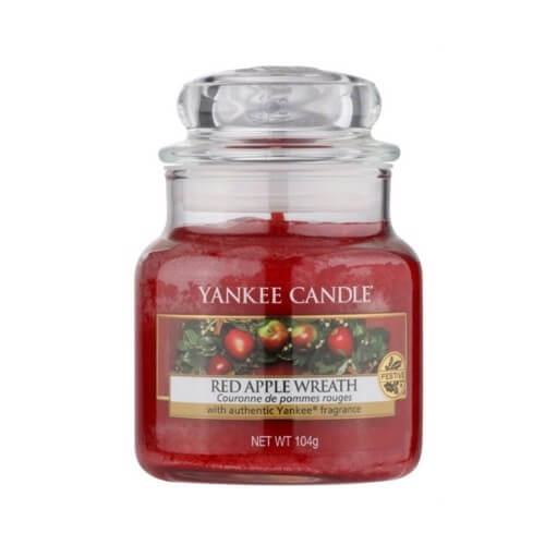 Levně Yankee Candle Vonná svíčka Classic malý Věnec z červených jablíček (Red Apple Wreath) 104 g