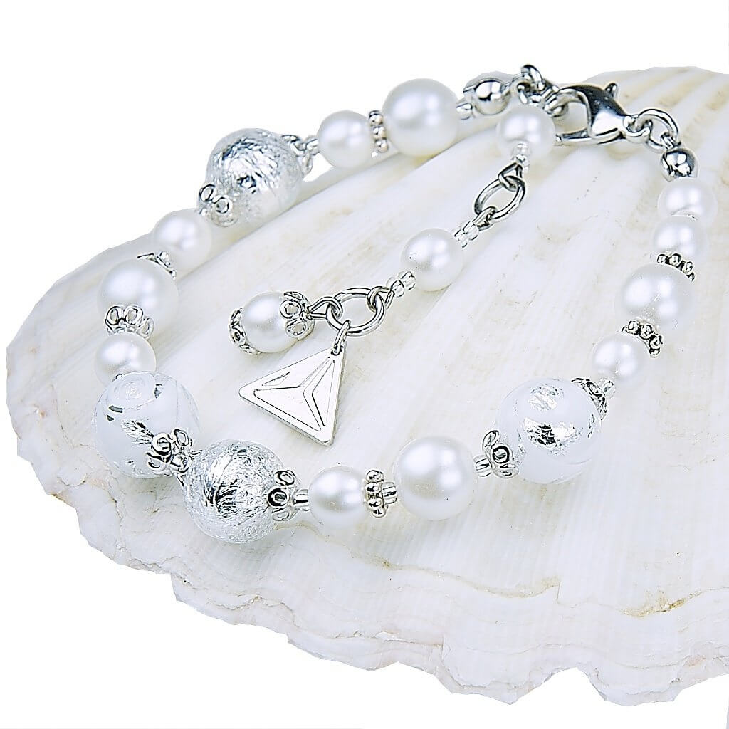 Lampglas Elegante bracciale White Lace con perle Lampglas con argento puro BP1