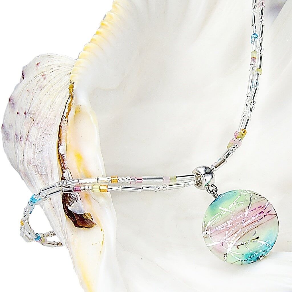 Lampglas Nežný dámsky náhrdelník Sweet Childhood s perlou Lampglas s rýdzim striebrom NP22