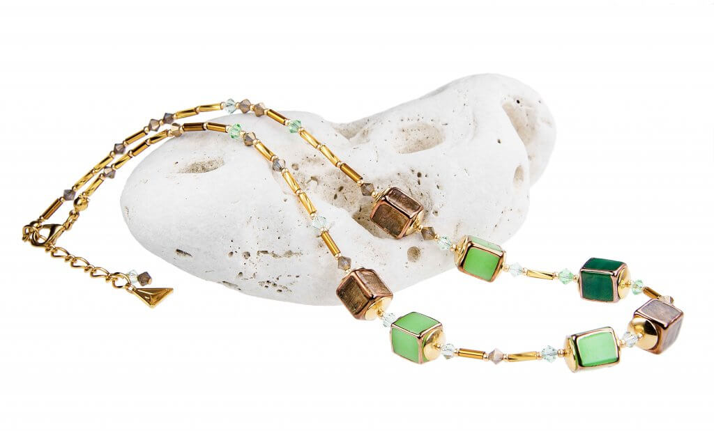 Levně Lampglas Noblesní dámský náhrdelník Emerald Shadow z perel Lampglas NCU5
