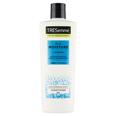 TRESemmé - Hydratační kondicionér s vitamínem E Rich Moisture (Conditioner)