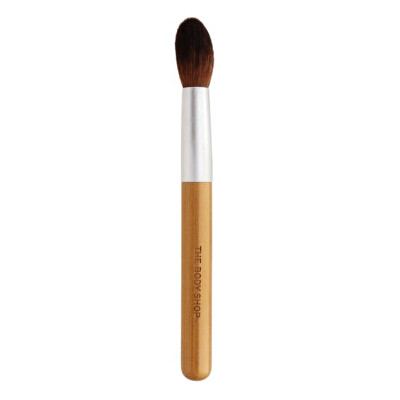 The Body Shop - Kosmetický štětec na rozjasňovač (Pointed Highlighter Brush)