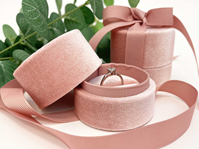 JK Box - Růžová dárková krabička na prsten se stužkou LTR-3/P/A5