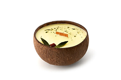 Tropikalia - Svíčka v kokosu - vůně Thajská Limetka a mango