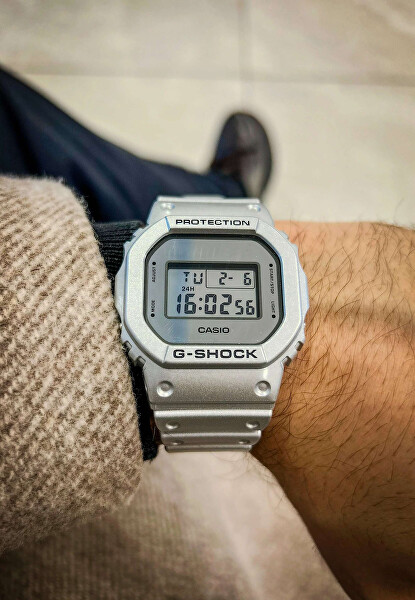 G-Shock DW-5600FF-8ER (322)