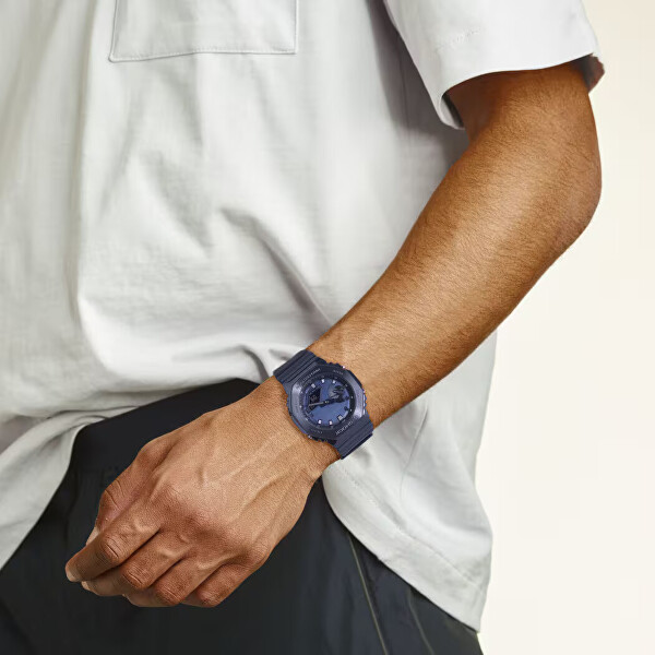 G-Shock GM-2100N-2AER Metal Covered (619)