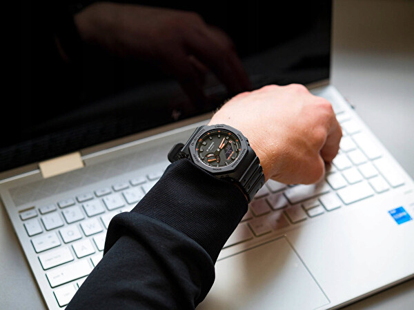 G-Shock Original Carbon Core Guard GA-2100-1A4ER (619)