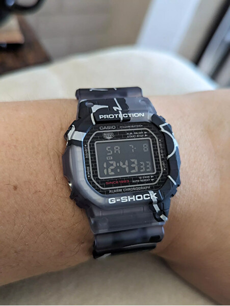 G-SHOCK Street Spirit - BOSS DW-5000SS-1ER (322)