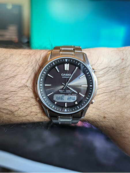 Lineage LCW-M100TSE-1AER Rádiově řízené Solar (431)