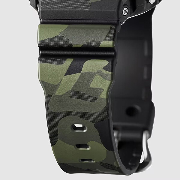 The G/G-SHOCK Bold Camo Series DW-6900CMG-3ER (082)