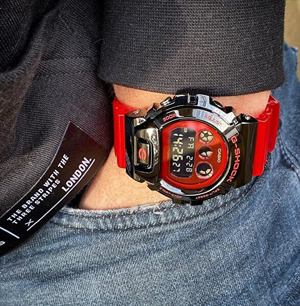 The G/G-SHOCK Metal Covered Release 25th Anniversary Edition GM-6900B-4ER (082)