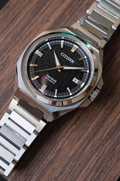 Series 8 831 Automatic NB6050-51E