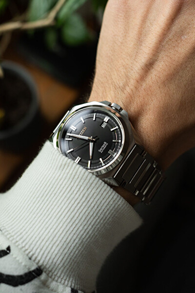 Series 8 Automatic NB6010-81E