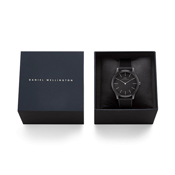 Pathfinder 39 Black-Rubber Black DW00100981