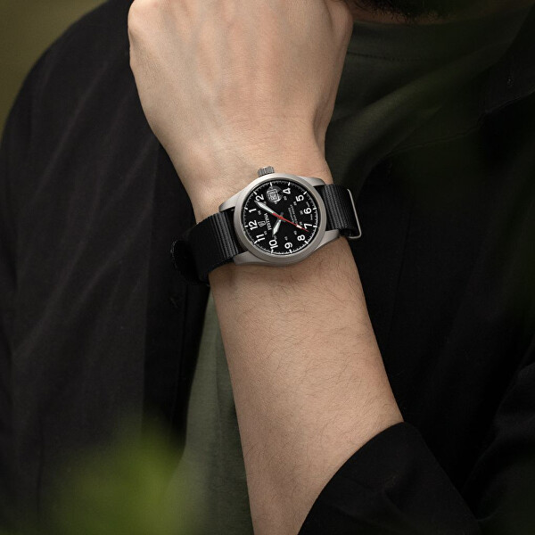 Field Swiss Made 20082/3