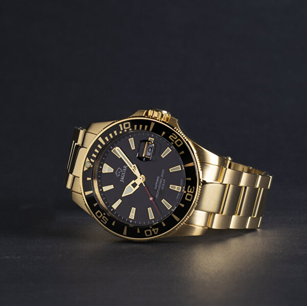 Executive J877/3