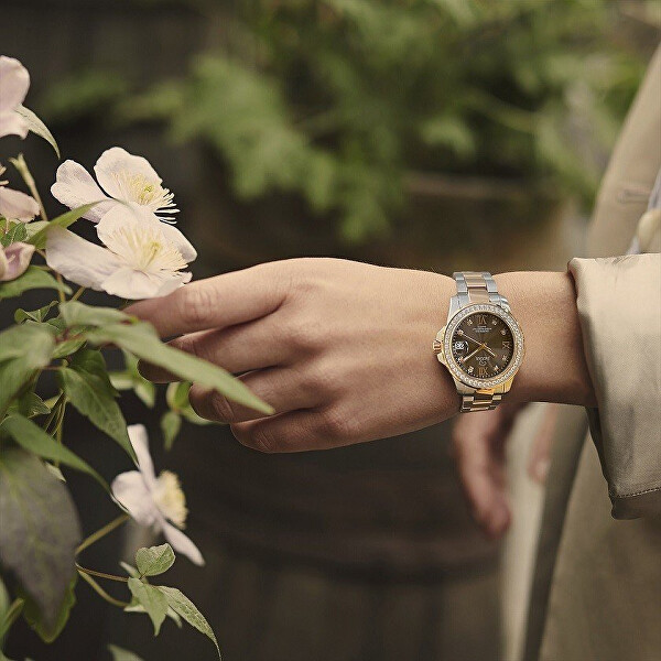 Woman Diver J894/2