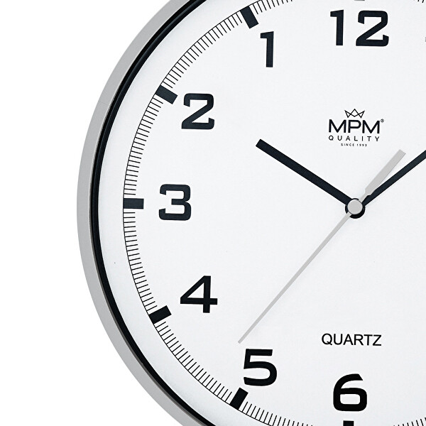Designové plastové hodiny stříbrné MPM E01.2478.70.A ZPĚTNÝ CHOD
