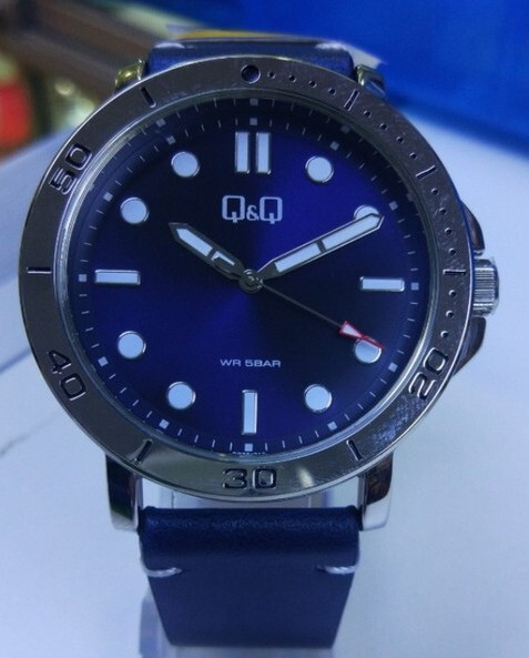 Analogové hodinky QB86J312