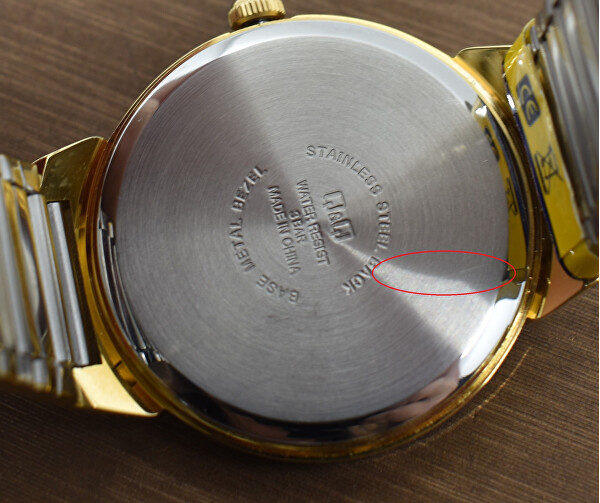 SLEVA - Analogové hodinky QA42J004