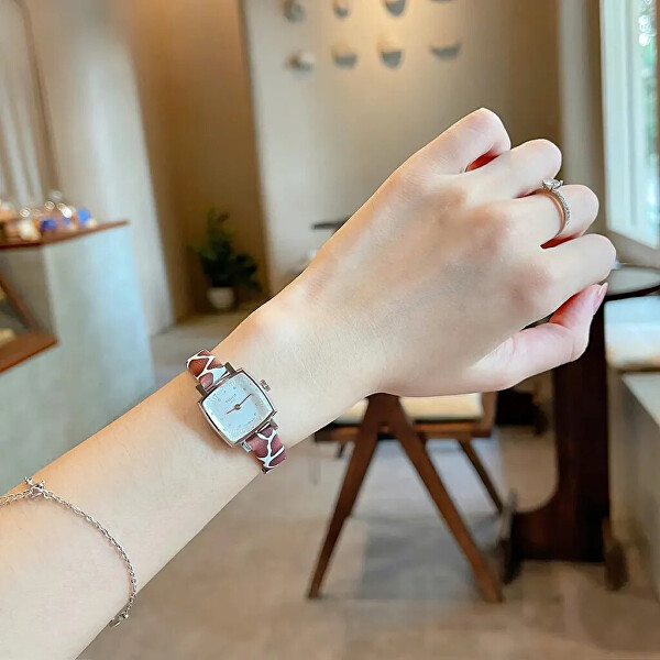 Lovely Square T058.109.17.036.00