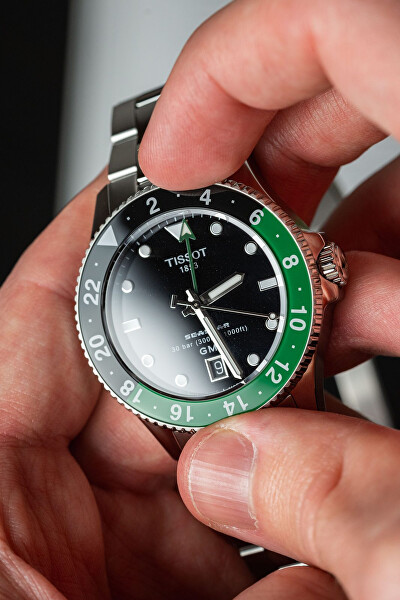 Seastar 1000 GMT Quartz – T120.852.11.051.00