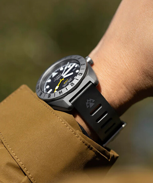 Expedition GMT Titanium Automatic 41mm TW2W53000UK