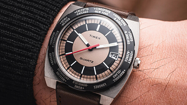 Q 1972 World Time TW2Y31300UK