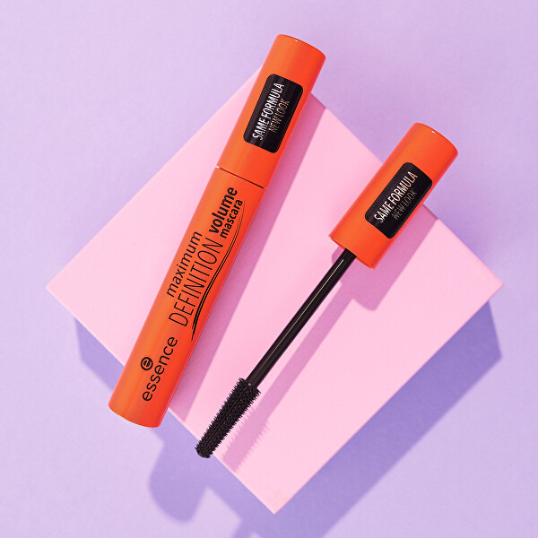 Objemová řasenka Maximum Definition (Volume Mascara) 8 ml